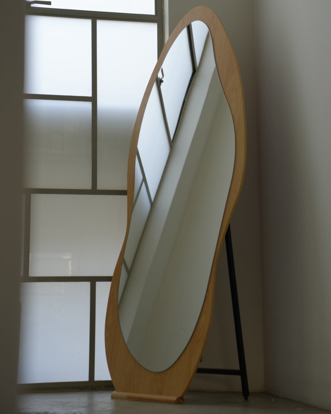 Liv - Natural Wood Color
