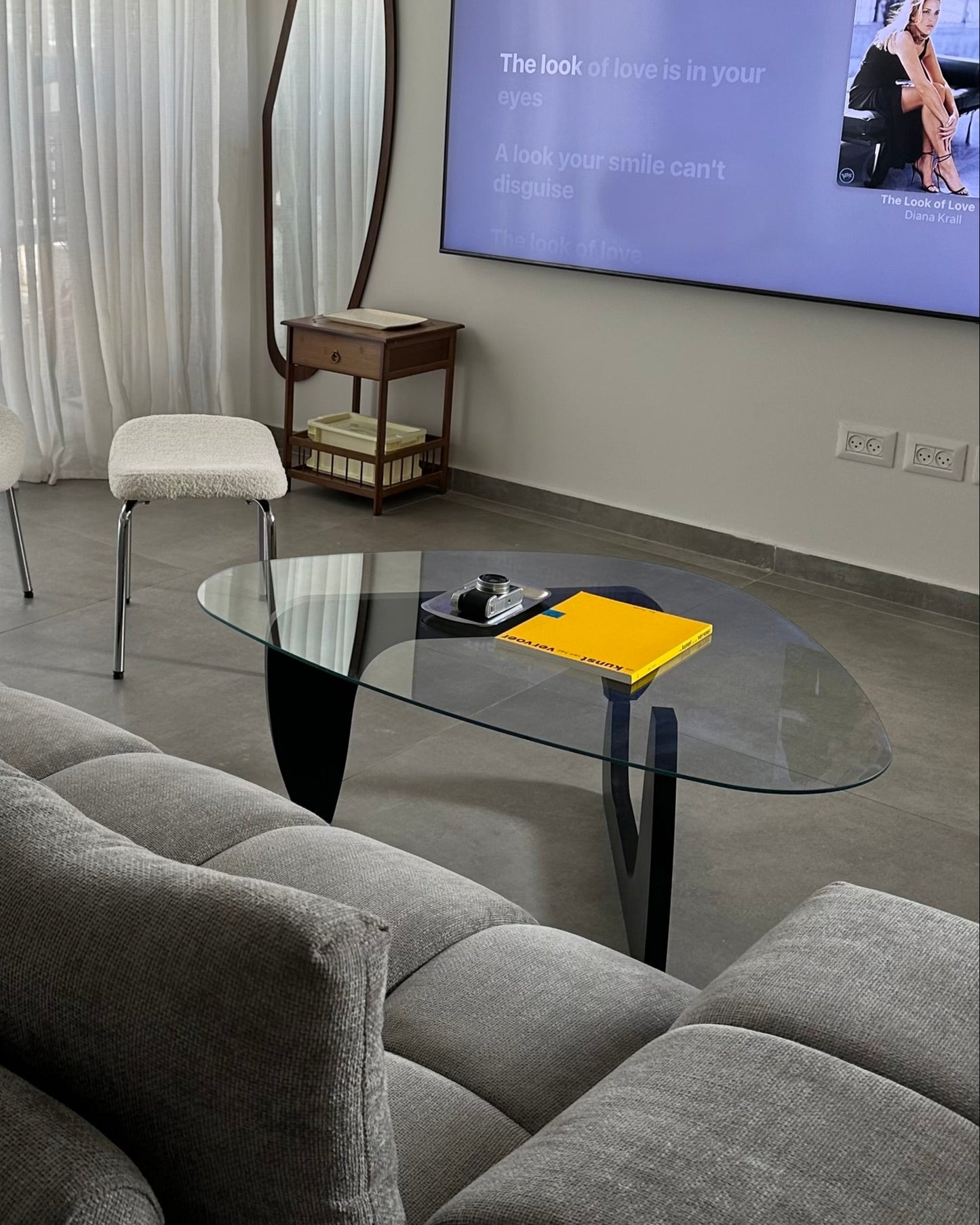 BIG ADRIAN COFFEE TABLE - BLACK