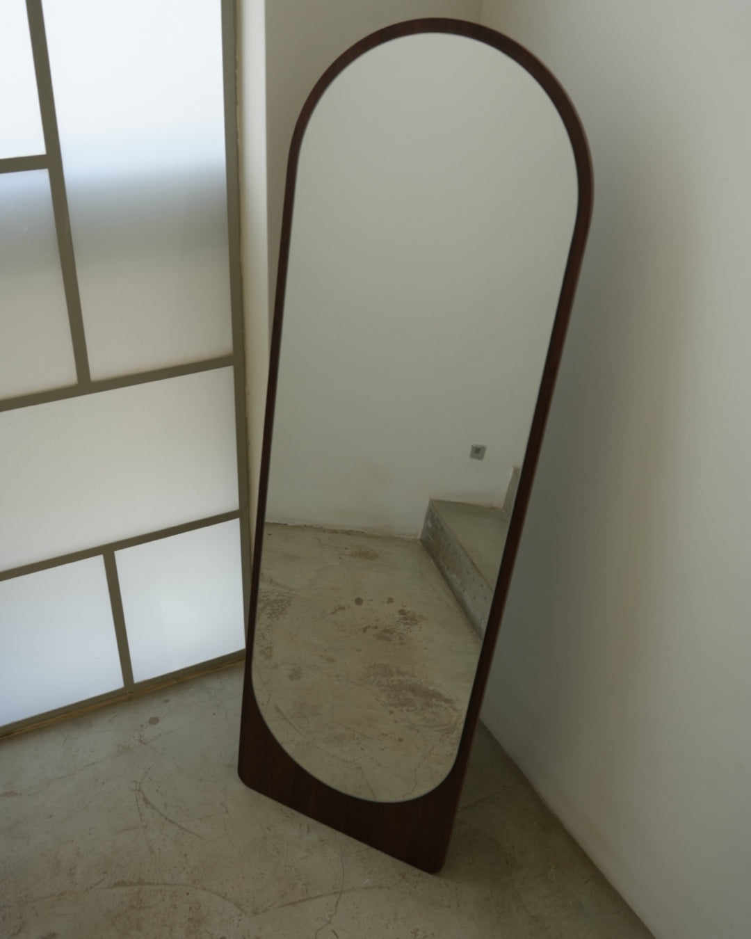 LUNA - Walnut Color