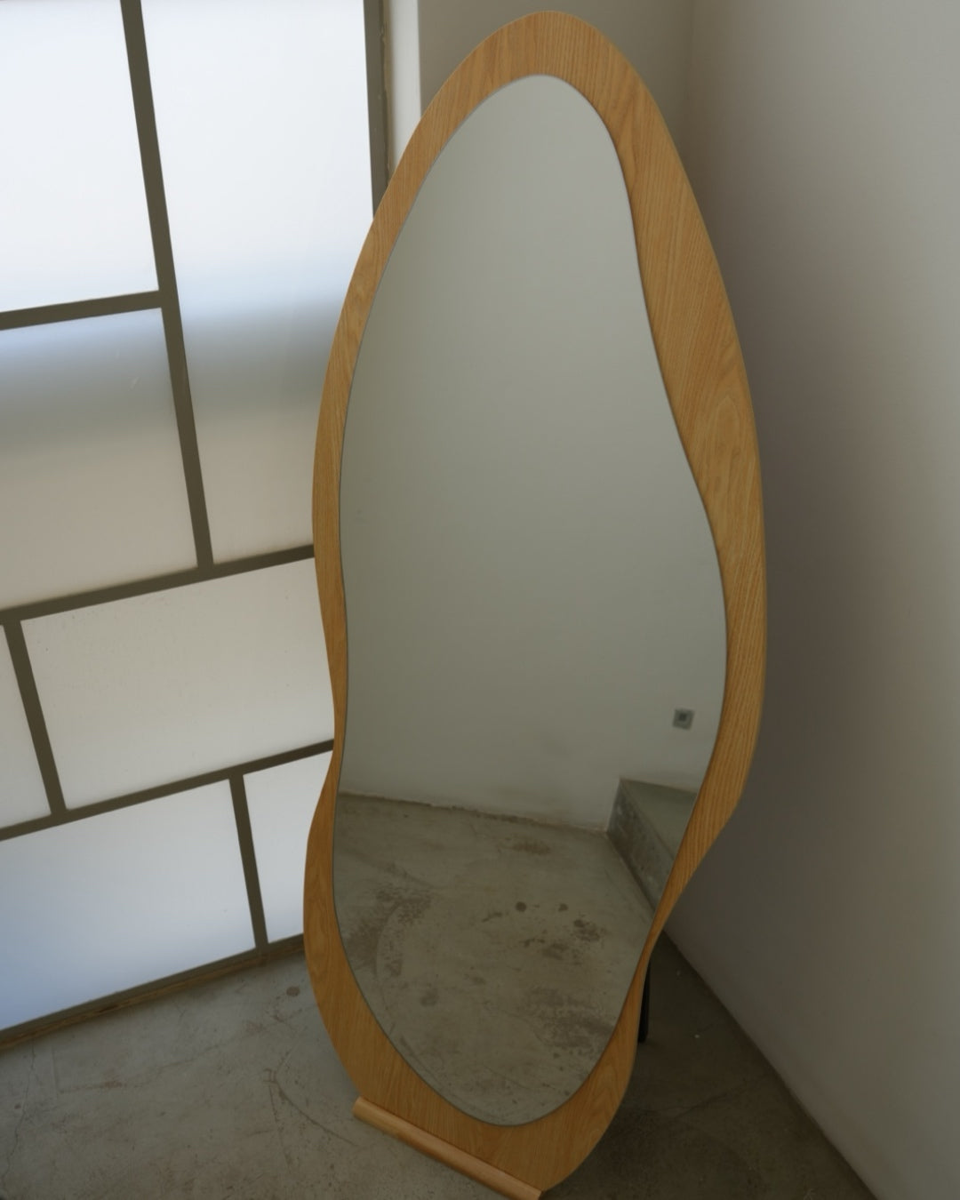 Liv - Natural Wood Color