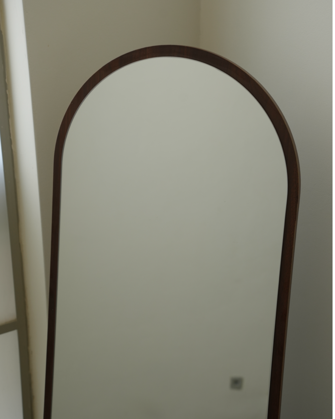 LUNA - Walnut Color