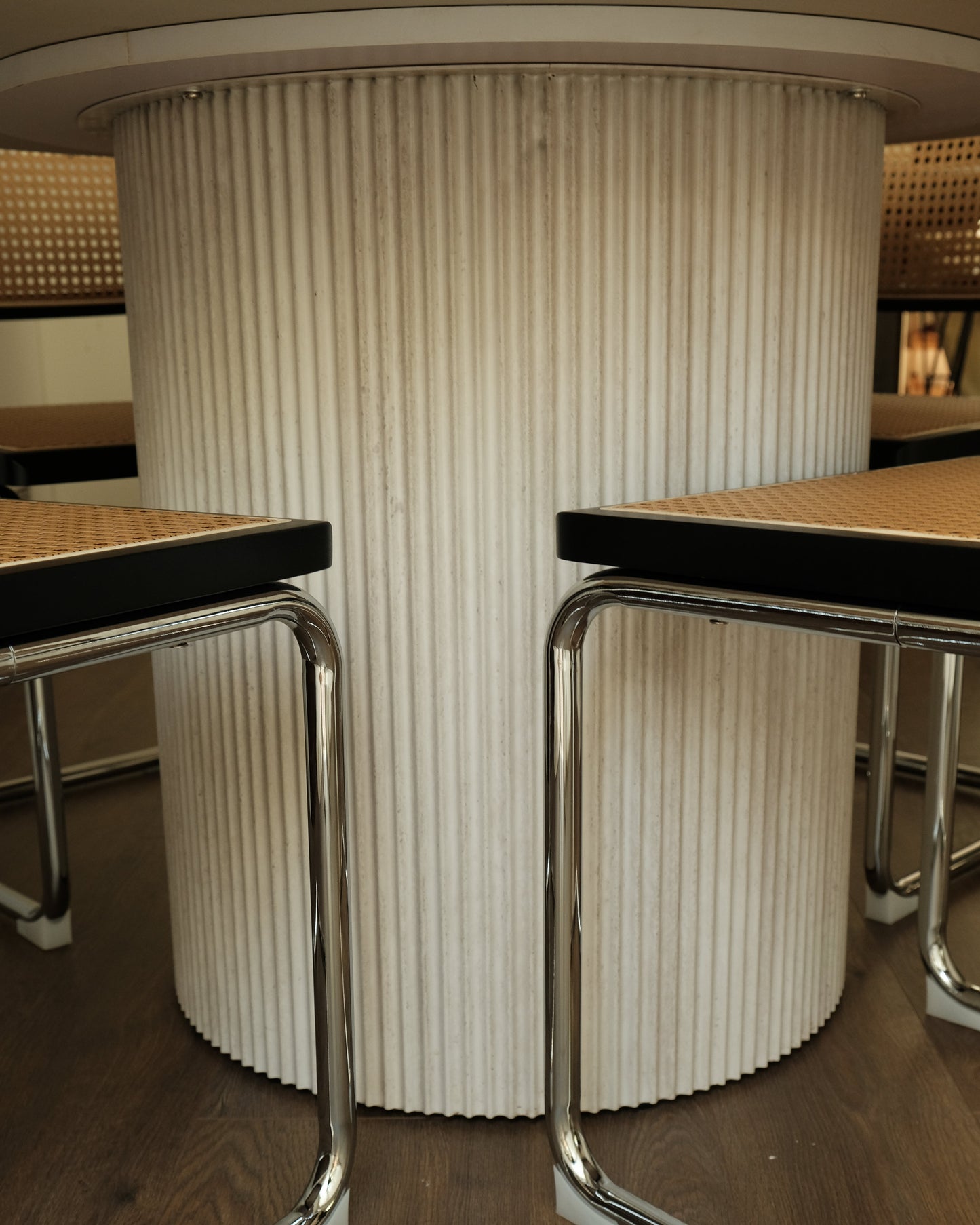 Karo - Dining table