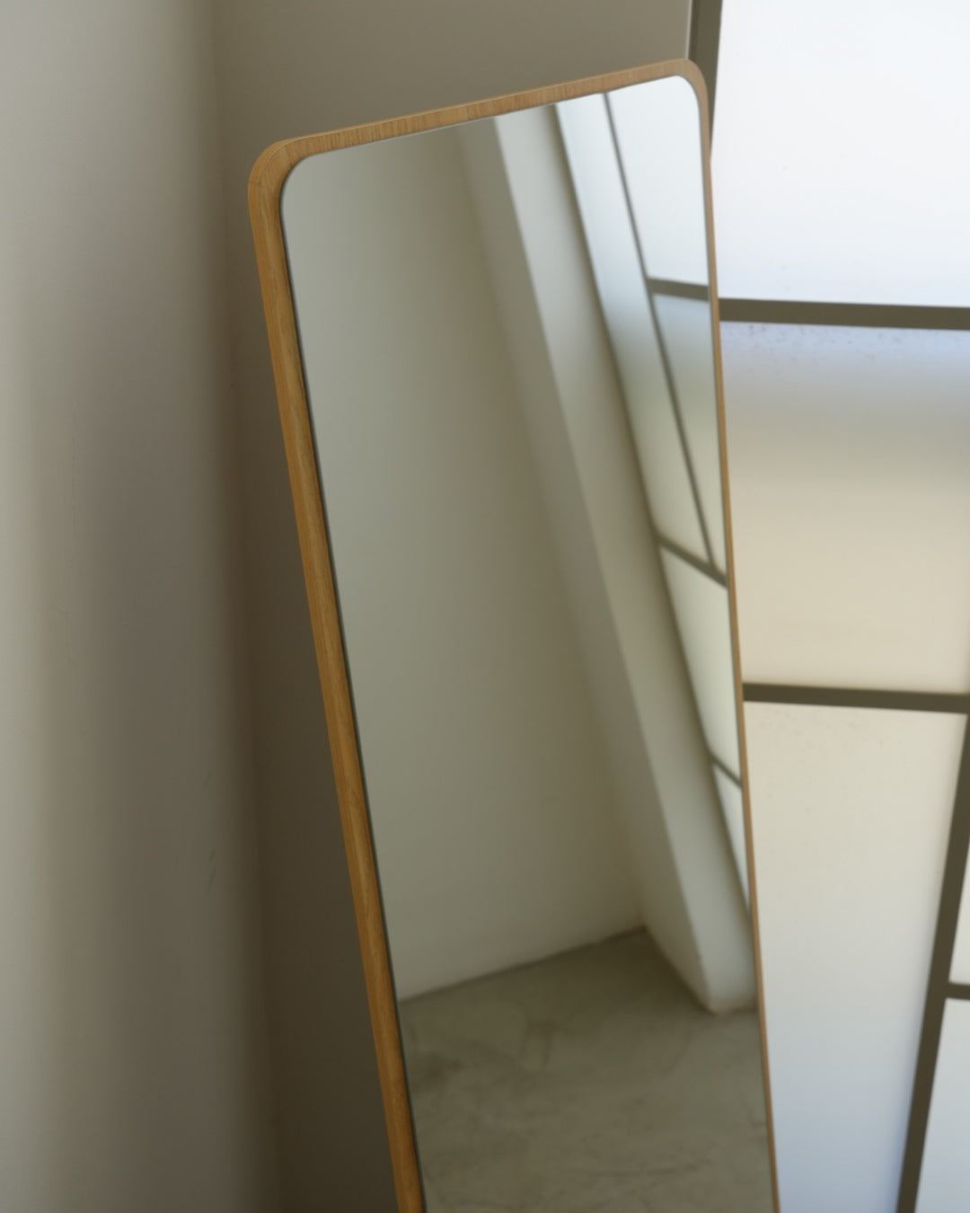 MISHEL - Natural Wood Color