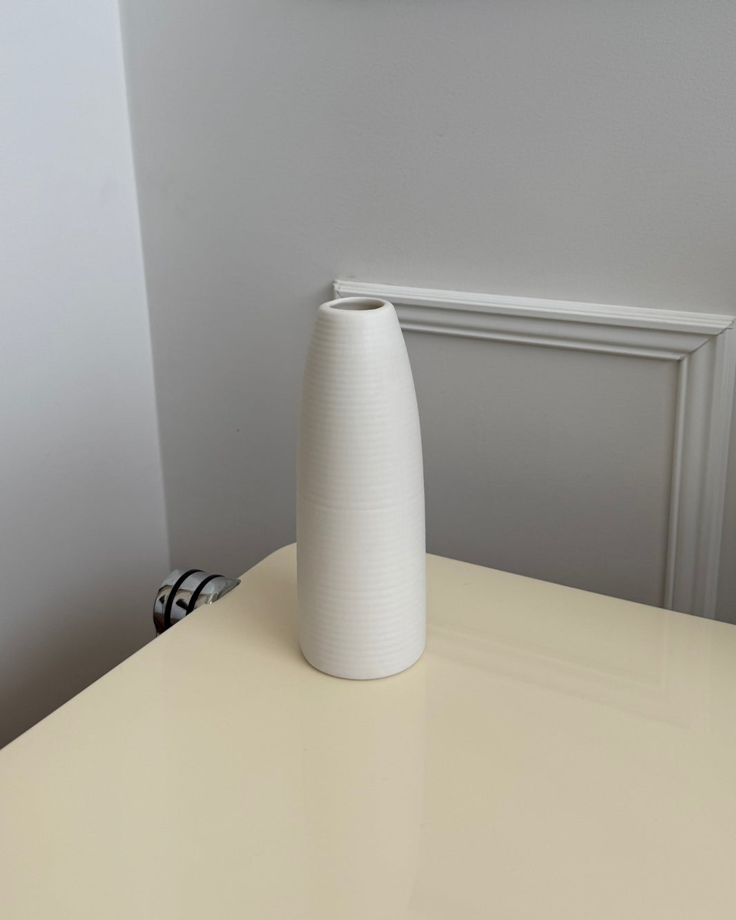 WHITE VASE - NO.1