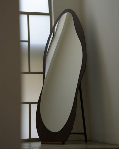 Liv - Walnut color
