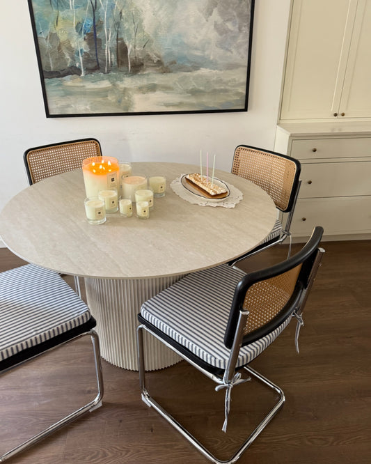 Karo - Dining table