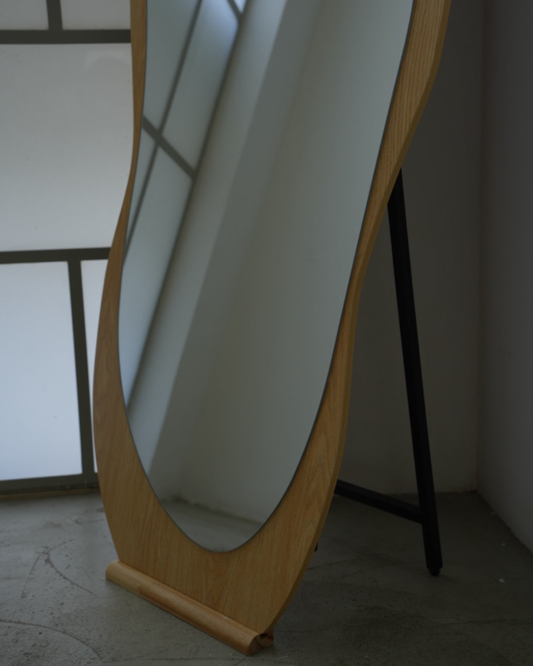 Liv - Natural Wood Color