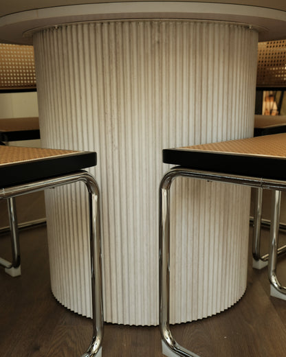 Karo - Dining table