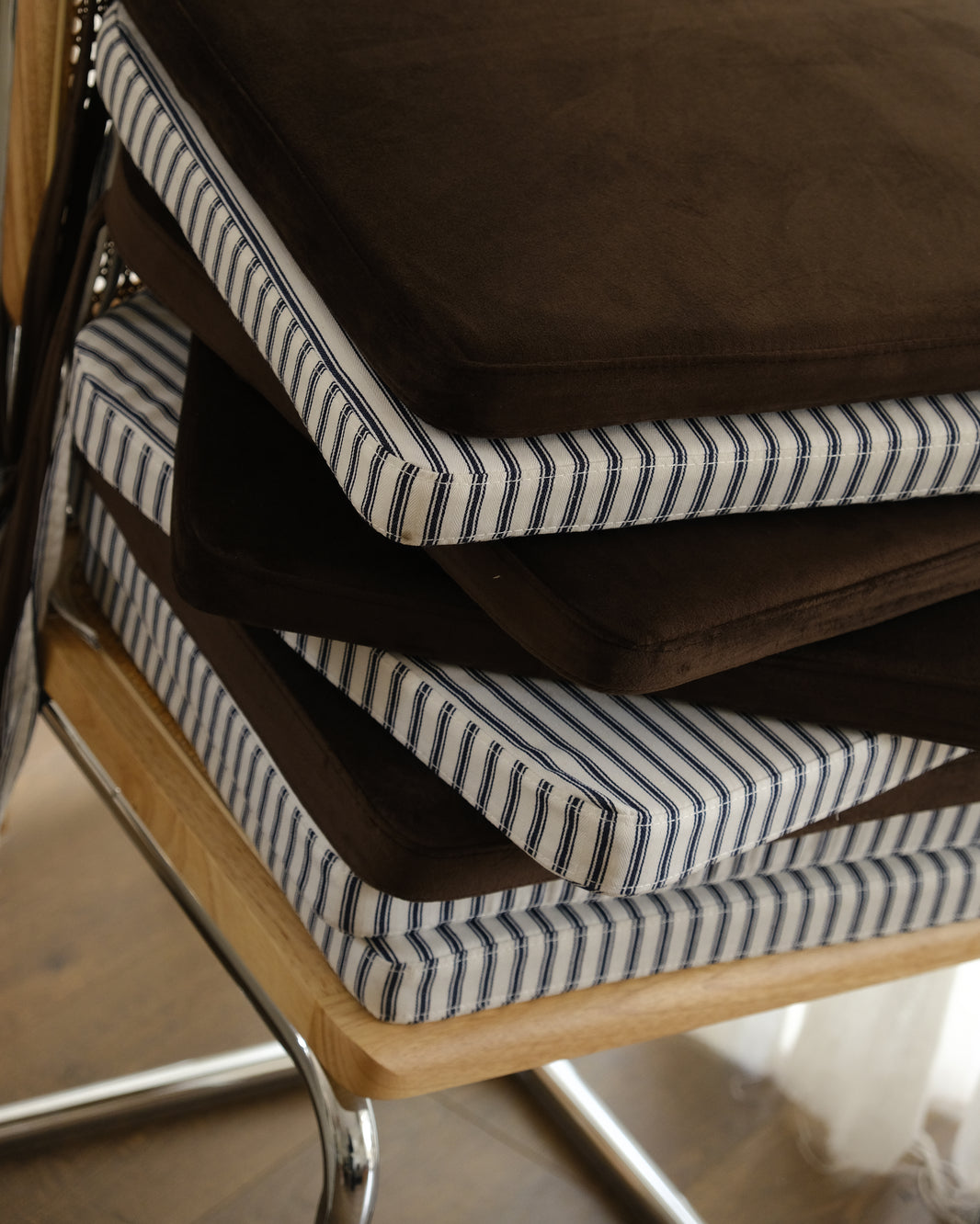 Lison's Pillow - Rich Brown Velvet