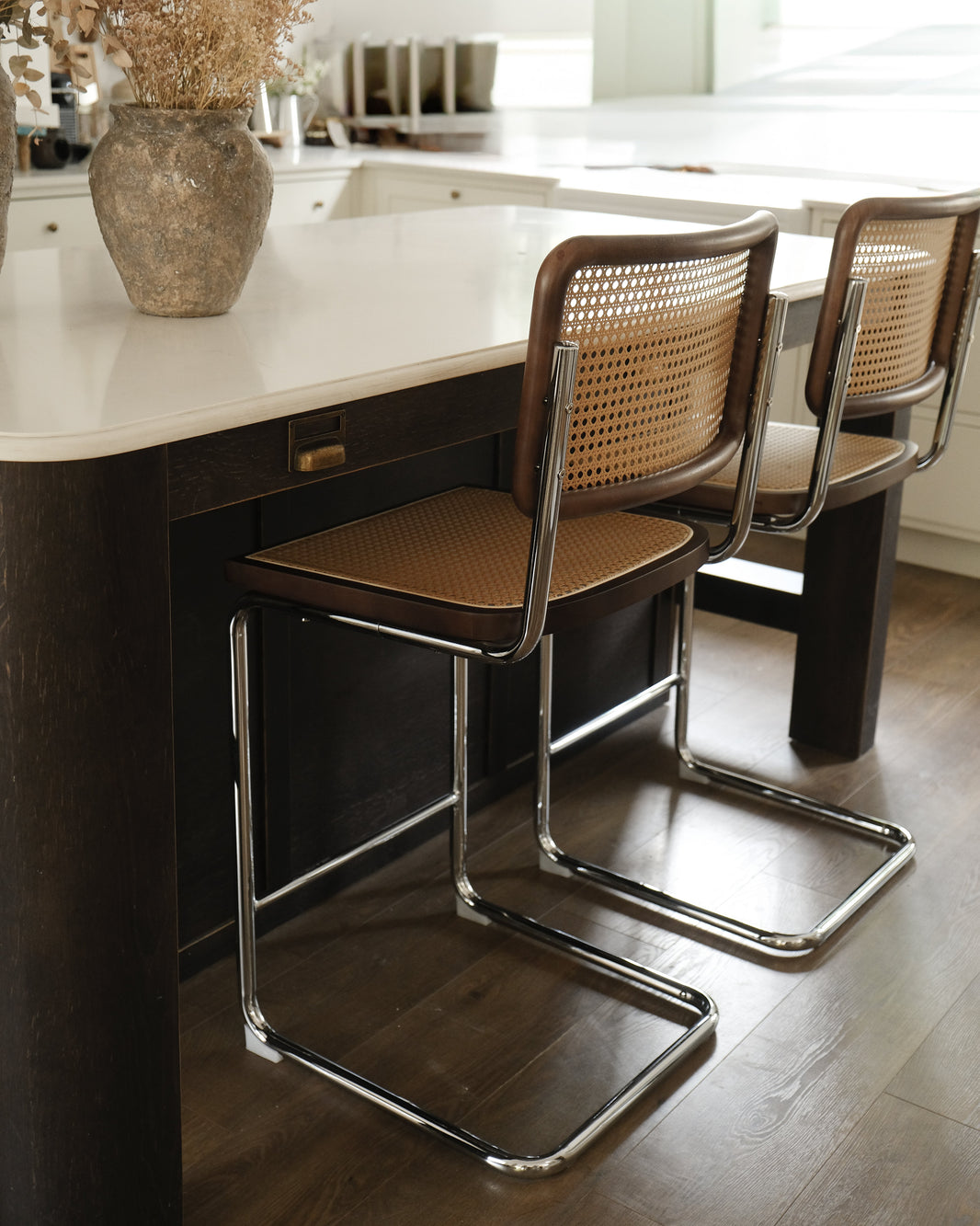 LISON Bar Chair - Walnut