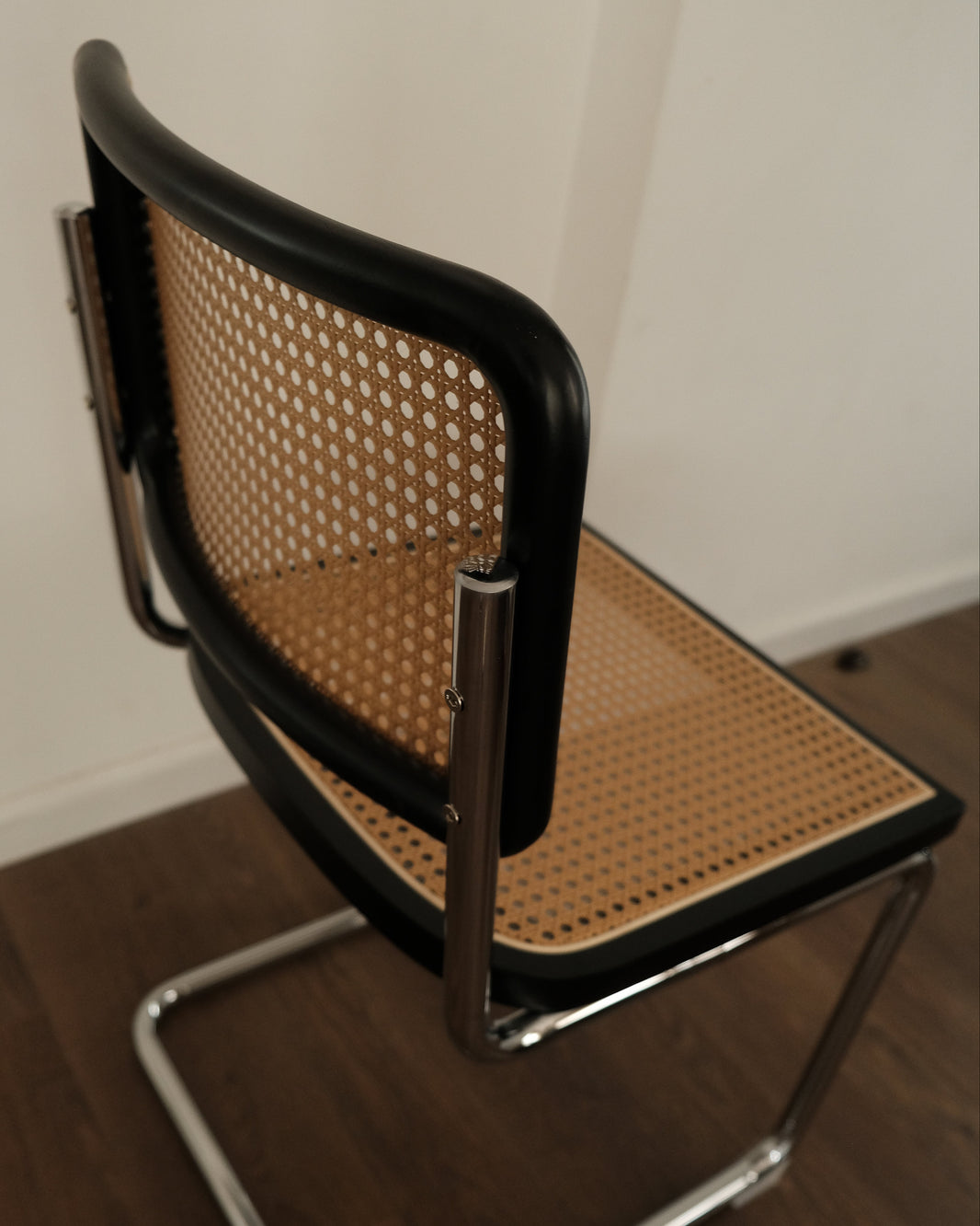 LISON - Black