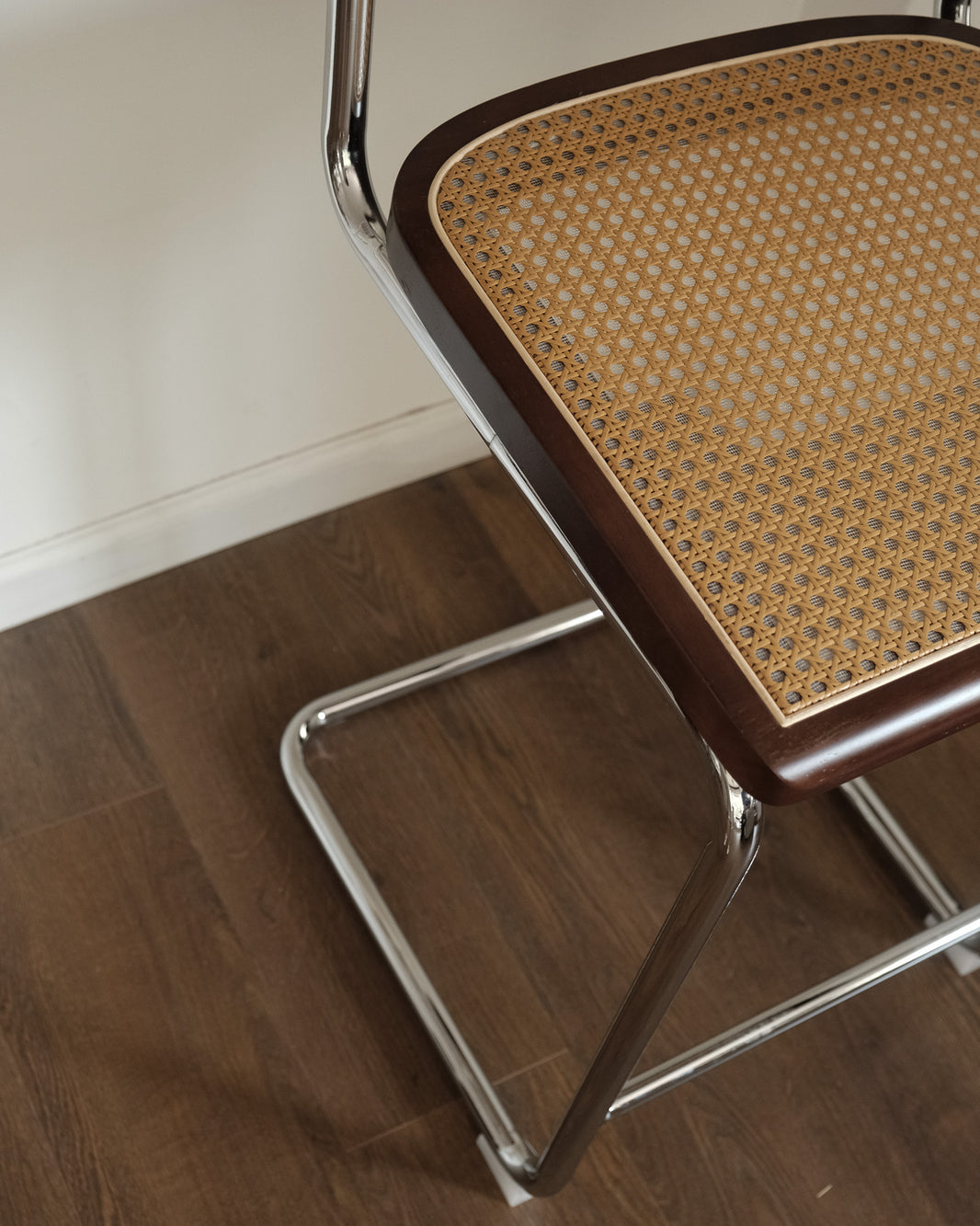 LISON Bar Chair - Walnut