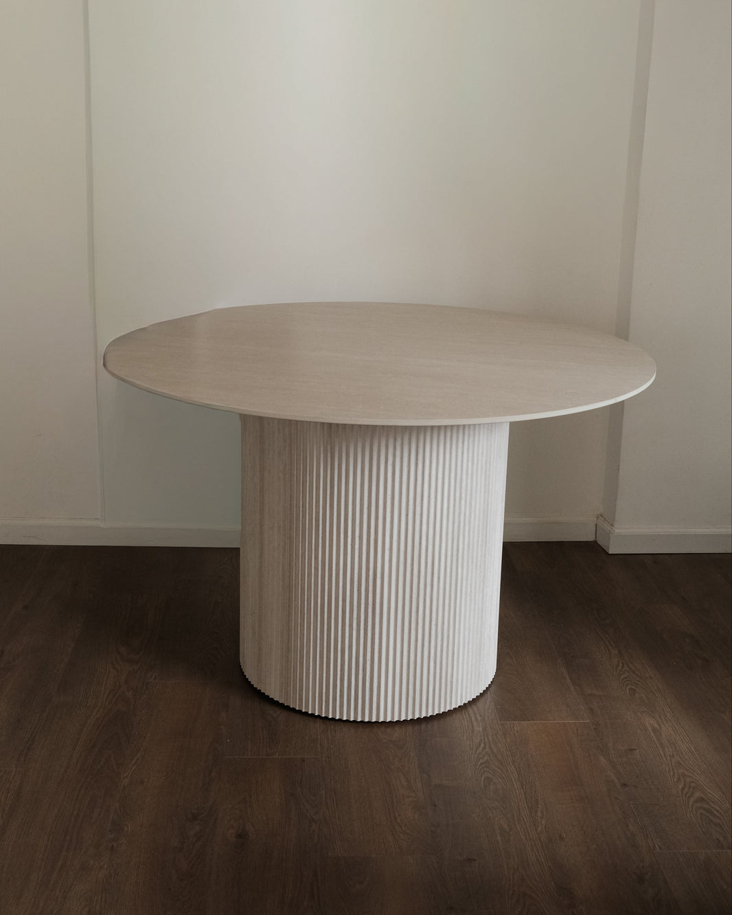 Karo - Dining table