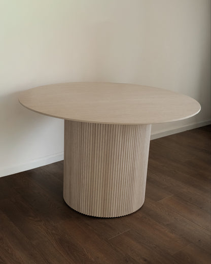 Karo - Dining table