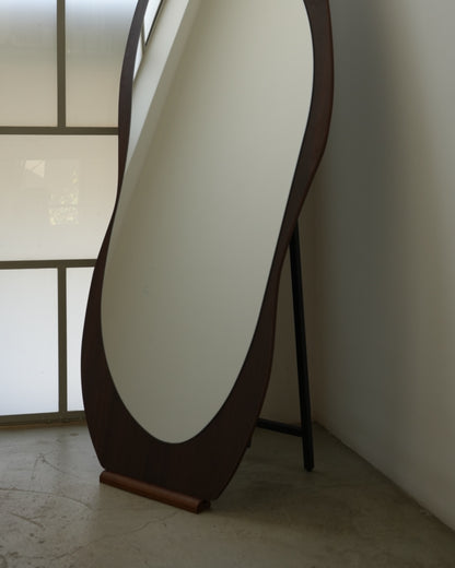 Liv - Walnut color