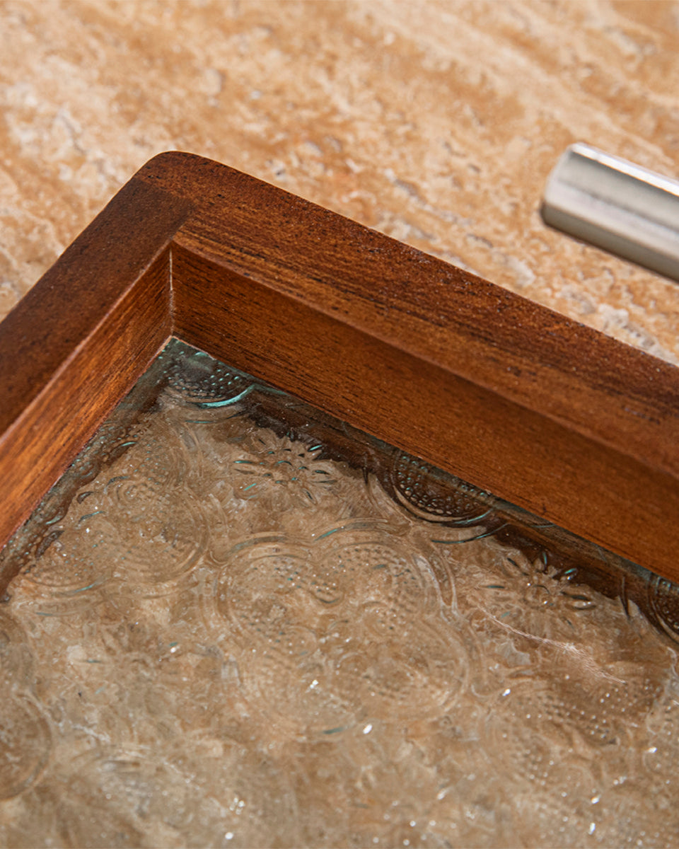 BROWN TRAY WITH HANDLE BAR