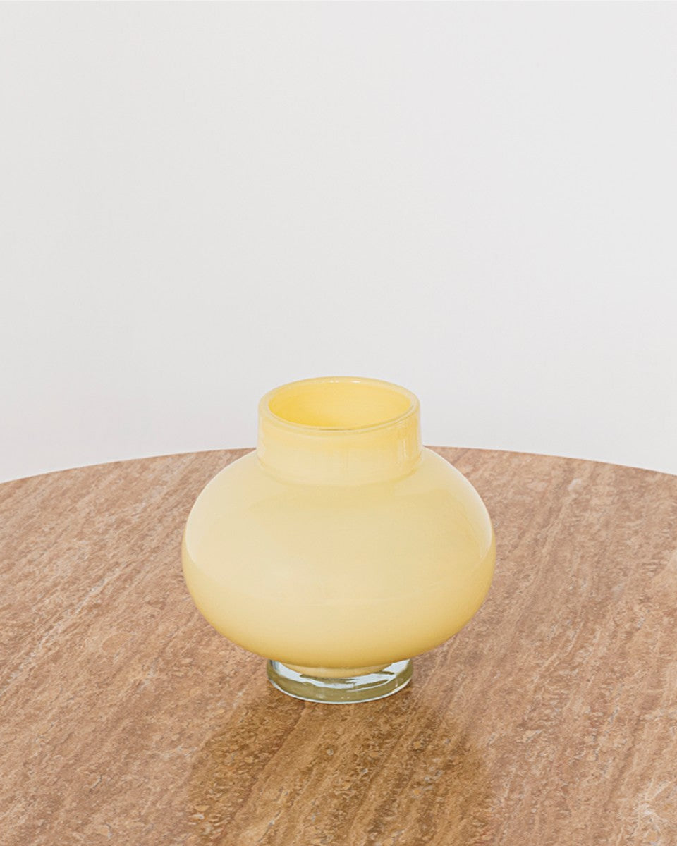 BLONDE VASE